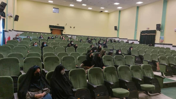 برگزاری کارگاه فنون روش های آموزش و یادگیری با سخنرانی دکتر نوروزی مدرس دانشگاه  به مناسبت دهه ی سرآمدی آموزش 2